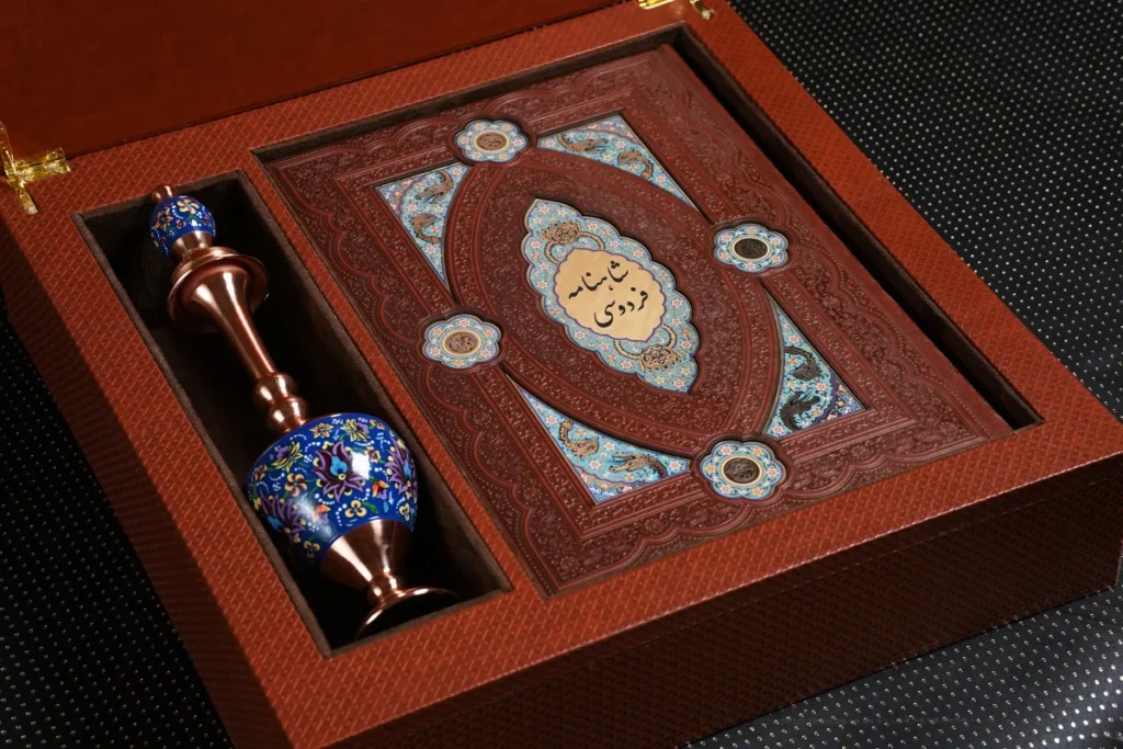 راهنمای انتخاب ست هدیه مدیریتی برای مدیران ارشد و مشتریان VIP