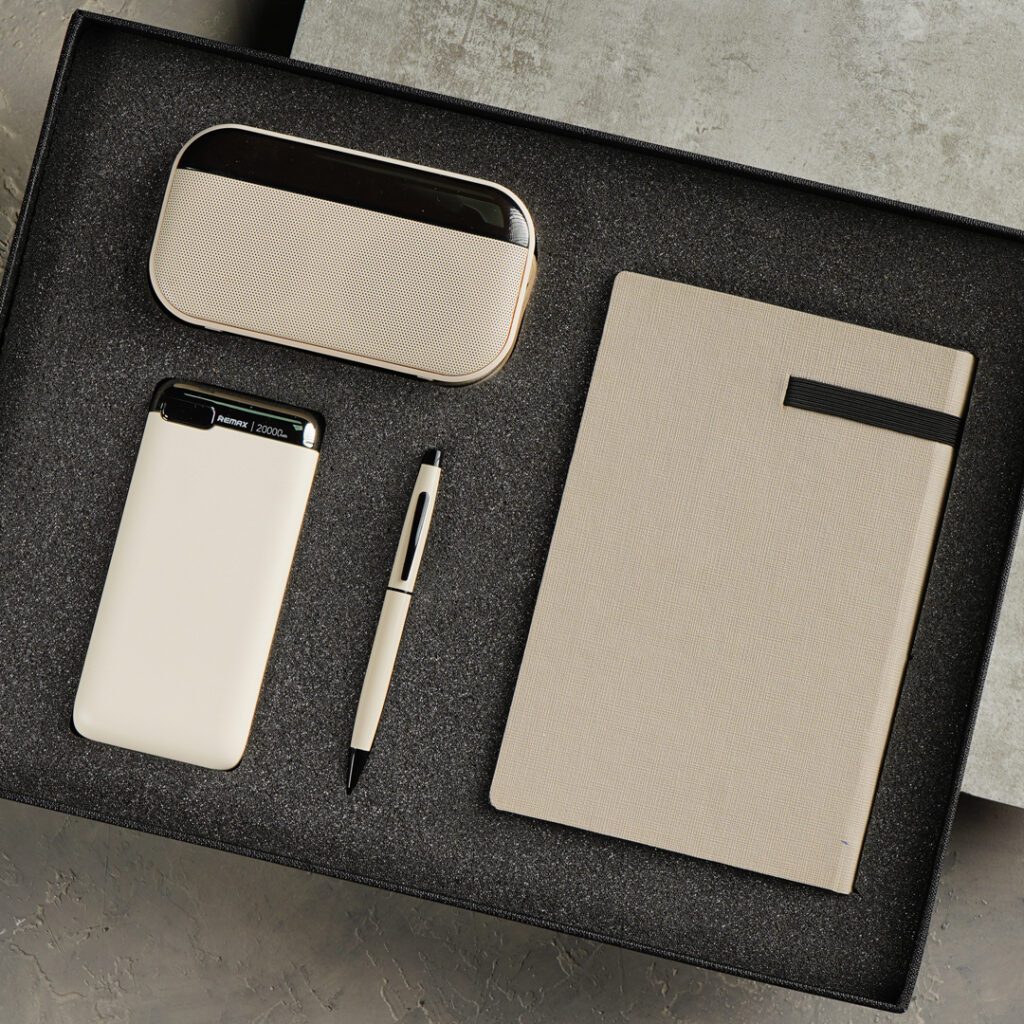 راهنمای انتخاب ست هدیه مدیریتی برای مدیران ارشد و مشتریان VIP